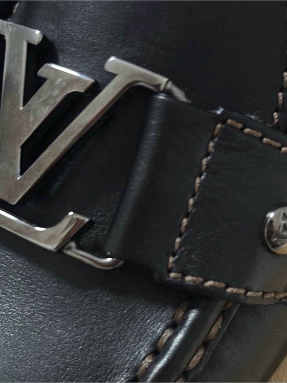 Louis Vuitton Black Leather Men’s LV Buckle Slip-On Loafers - Picture 7 of 9